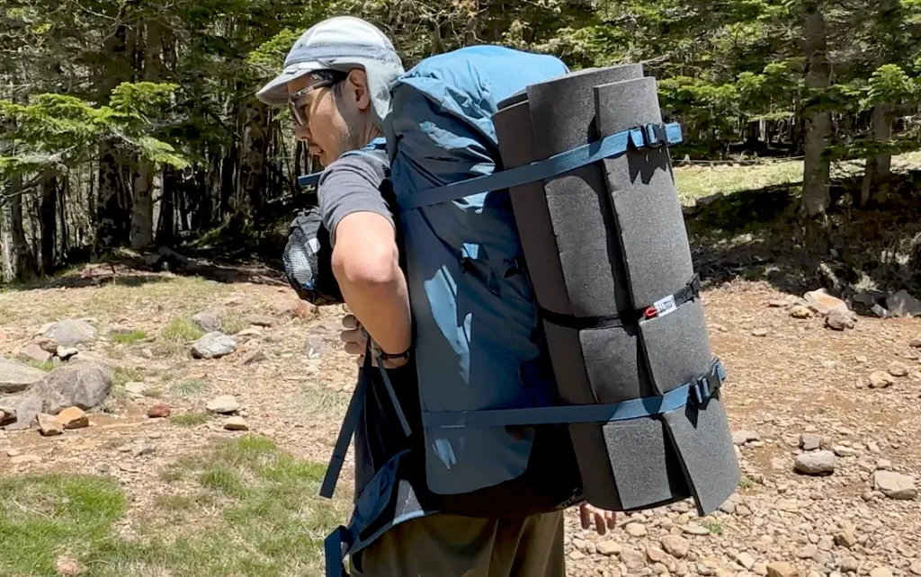 無駄を削ぎ落としつつ快適な背負い心地を実現したバックパック